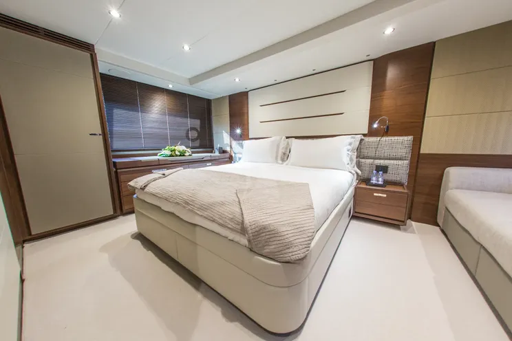 Charter Yacht SHAWLIFE - Princess 68 - 4 Cabins - Cannes - Monaco - St Tropez - Antibes