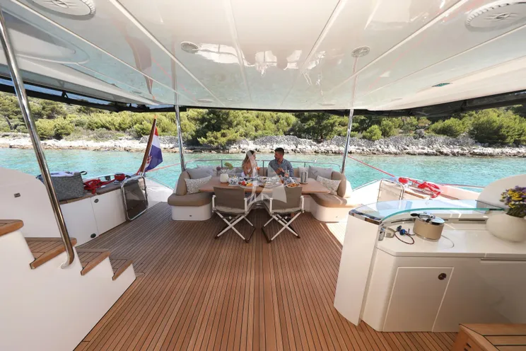 Charter Yacht INSIEME - Princess 85 Fly - 4 Cabins - Trogir - Split - Hvar - Croatia