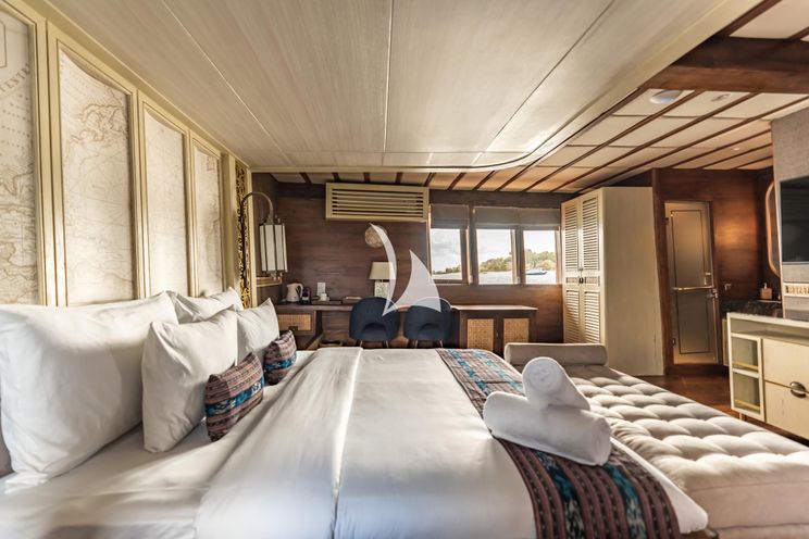 Charter Yacht THE MAJ OCEANIC - Phinisi 47m - 7 Cabins - Labuan Bajo - Komodo - Sorong - Raja Ampat - Indonesia