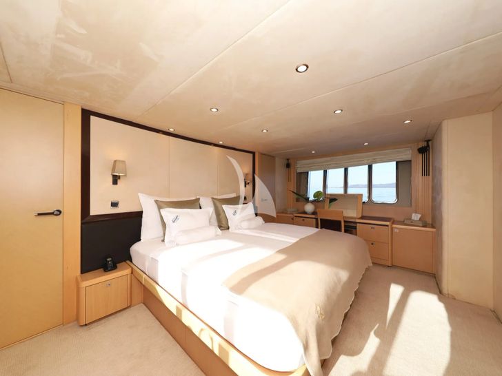 INSIEME Princess 85 Fly - master cabin INSIEME Princess 85 Fly - master cabin