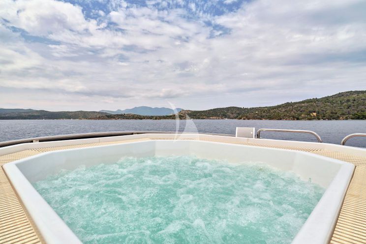 Charter Yacht ELEMENT - Cantieri di Pisa - 6 Cabins - Western Mediterranean