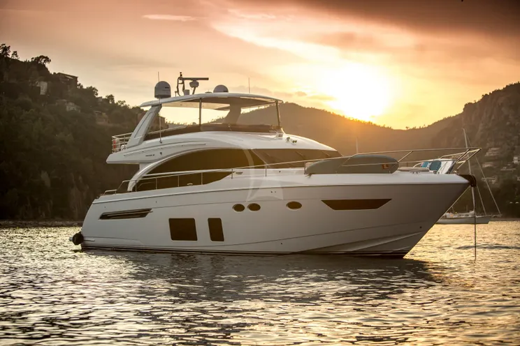 Charter Yacht SHAWLIFE - Princess 68 - 4 Cabins - Cannes - Monaco - St Tropez - Antibes