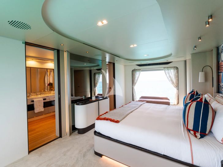 PENJA Azimut Grande 32m - master cabin bed and TV PENJA Azimut Grande 32m - master cabin bed and TV