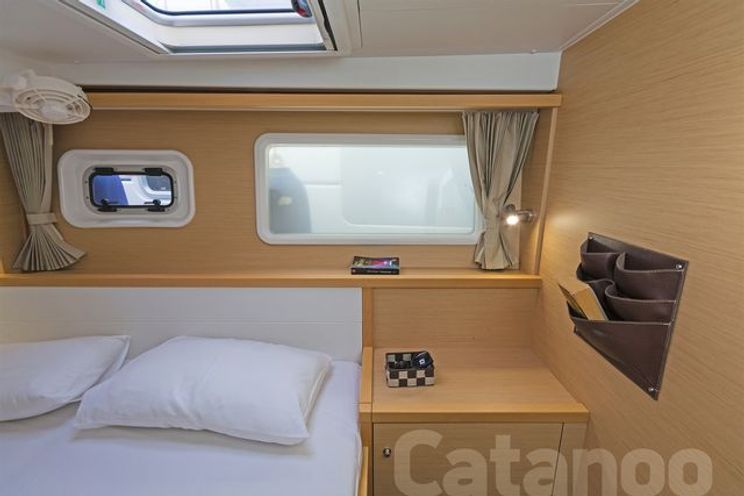 Charter Yacht CATANOO