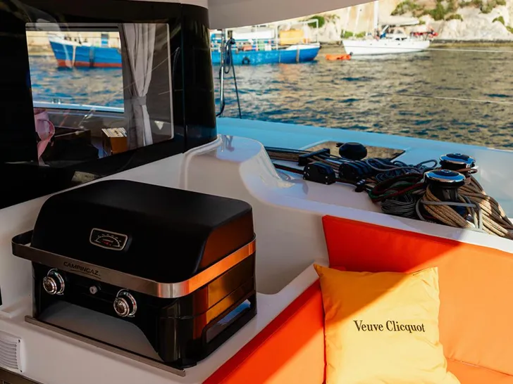 BOSSA NOVA Excess 14 - aft deck barbecue area BOSSA NOVA Excess 14 - aft deck barbecue area