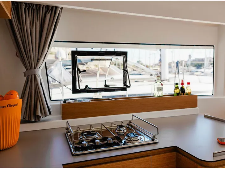 BOSSA NOVA Excess 14 - galley cooking area BOSSA NOVA Excess 14 - galley cooking area