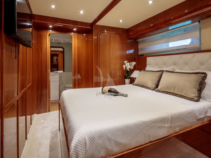 EFMARIA - Double cabin EFMARIA - Double cabin