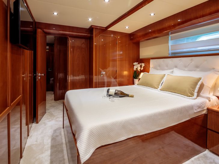EFMARIA - Double cabin EFMARIA - Double cabin