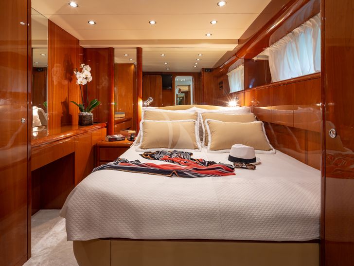 EFMARIA - Double cabin EFMARIA - Double cabin