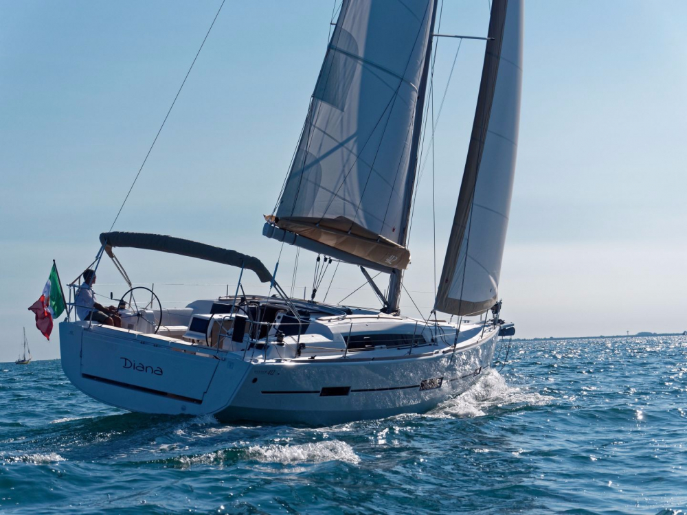 Charter Yacht ZAYA - Dufour 412 - 3 Cabins - Newport - New England