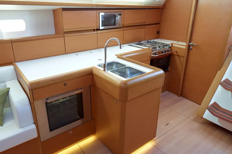 Charter Yacht Sun Odyssey 519 - 7 Cabins - 2016 - Athens