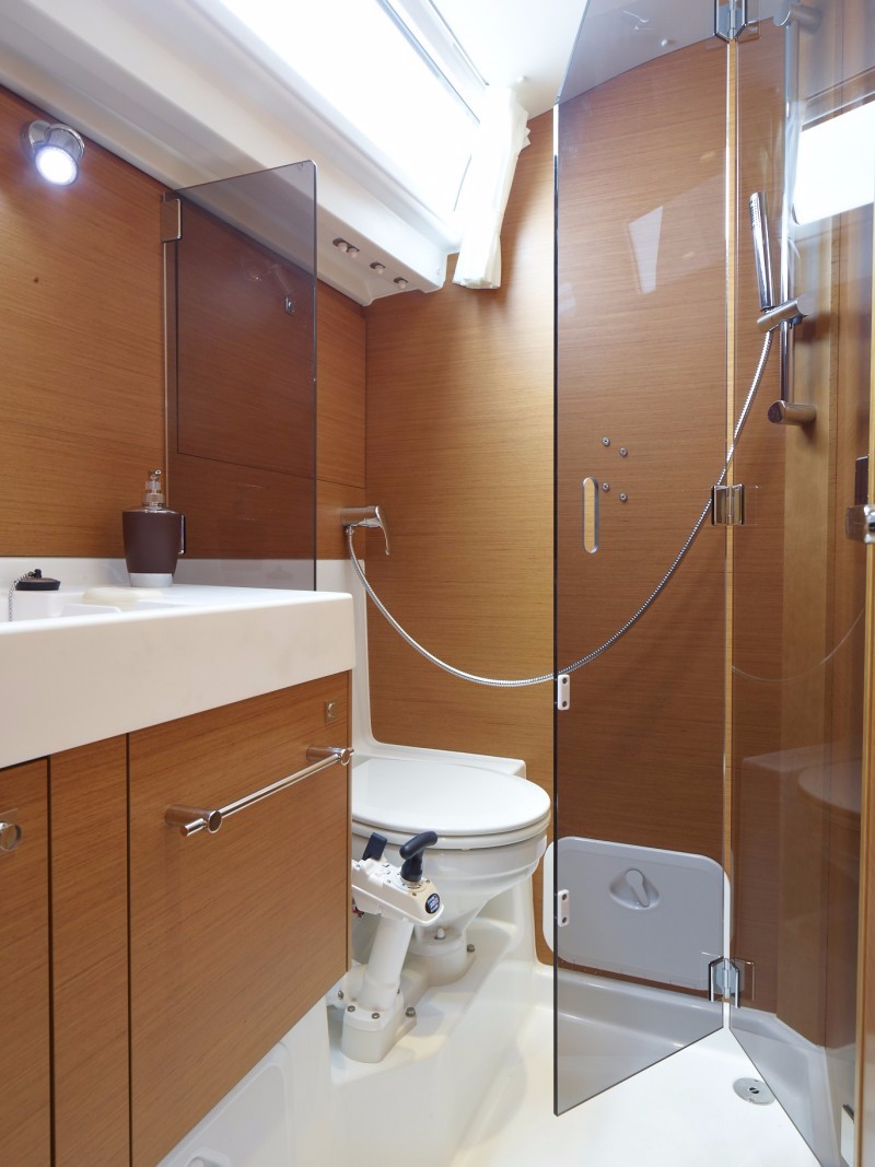 Charter Yacht Sun Odyssey 519 - 7 Cabins - 2016 - Athens