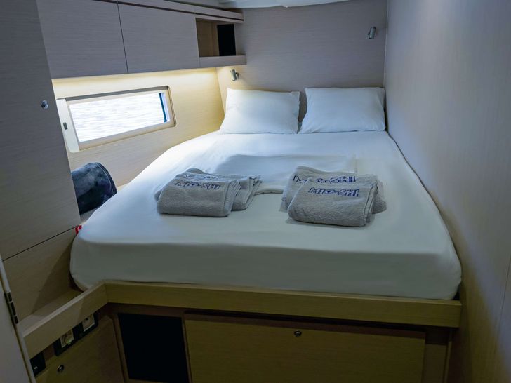 MIO SHI - fore double cabin