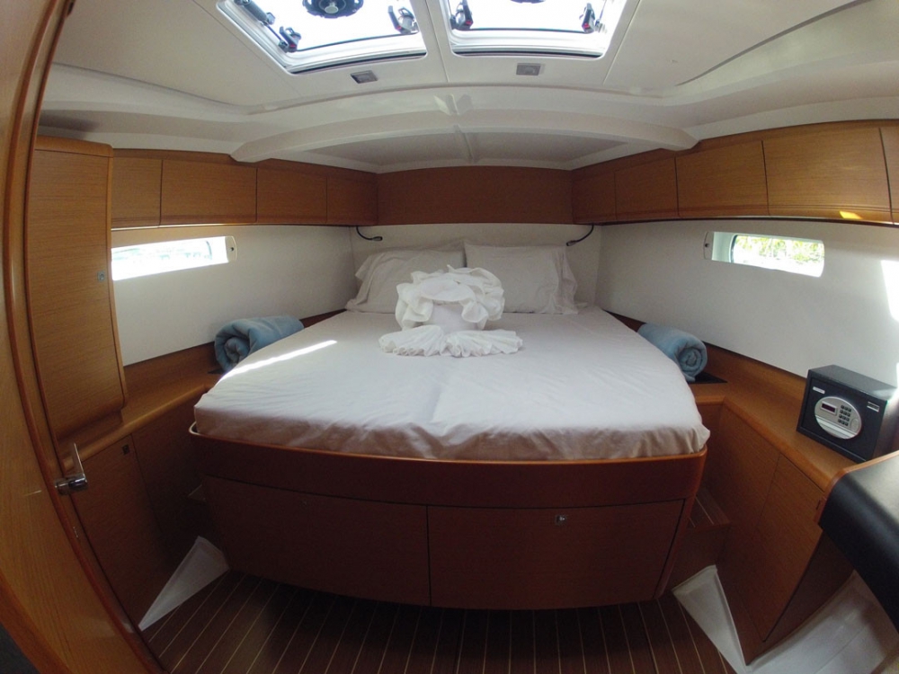 Charter Yacht FRENCH MAID