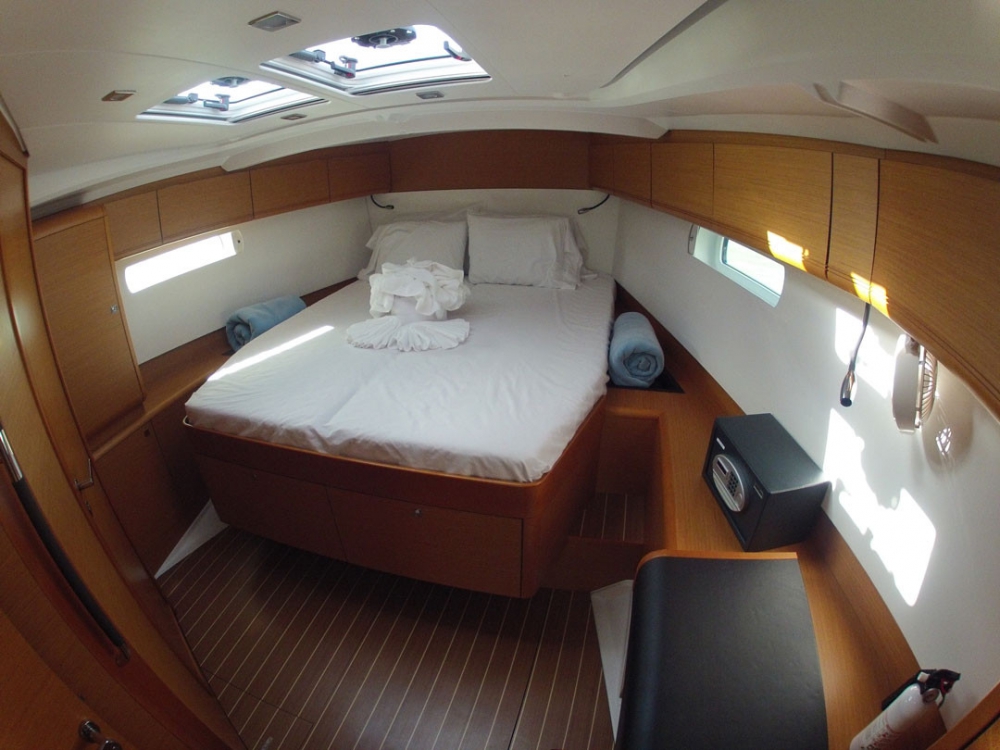 Charter Yacht FRENCH MAID