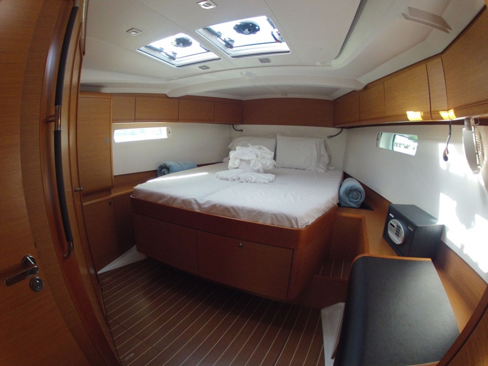 Charter Yacht FRENCH MAID