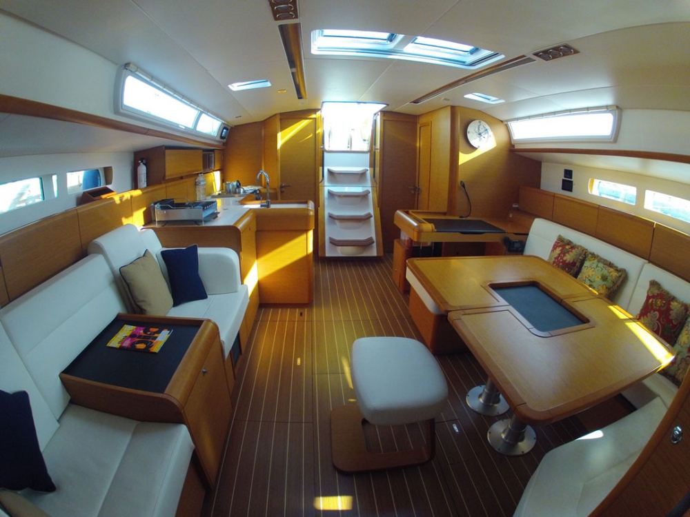 Charter Yacht FRENCH MAID