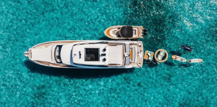Luxury Crewed Motor Yacht,5 PALMS
