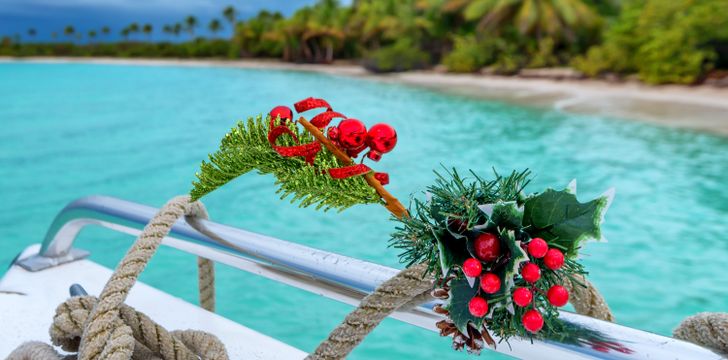 Boat decorated for christmas