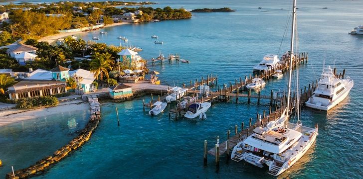 Staniel Cay Yacht Club,Exumas Bahamas Motor Yacht Charter