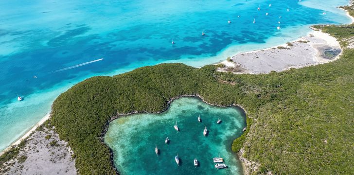 Great Exuma Island,Bahamas Crewed Yacht Charter