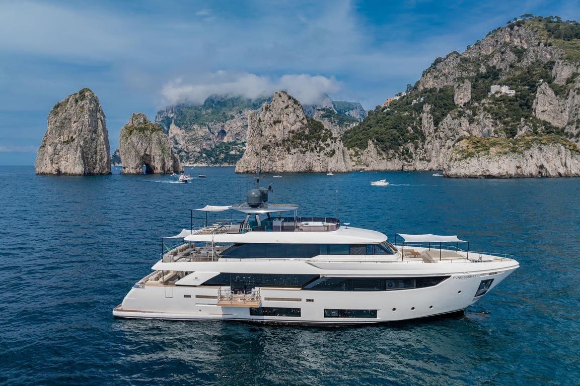 Discovering Capri by cruise