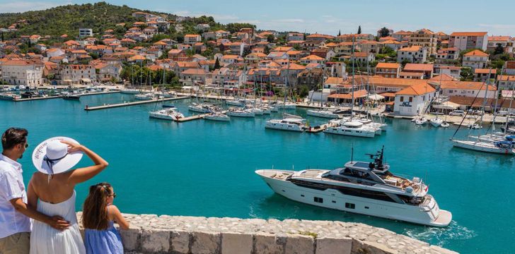 Motor yacht NOOR in Croatia Port,Yacht Charter Vacation