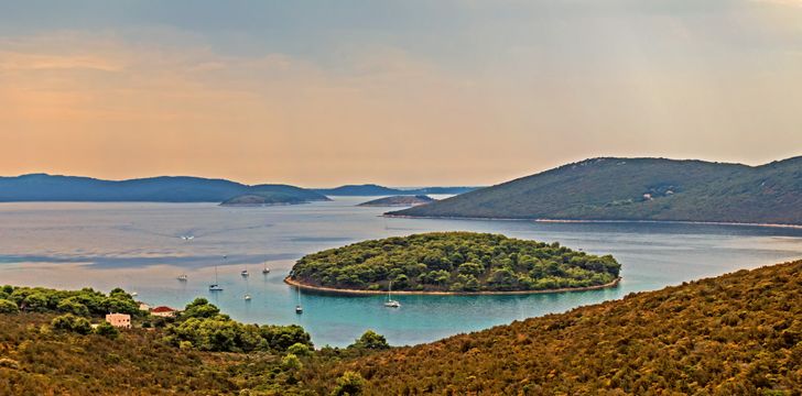 Molat,Croatia Motor Yacht Itinerary