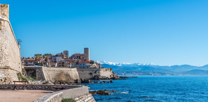 Antibes,French Riviera Yacht Charter Guide