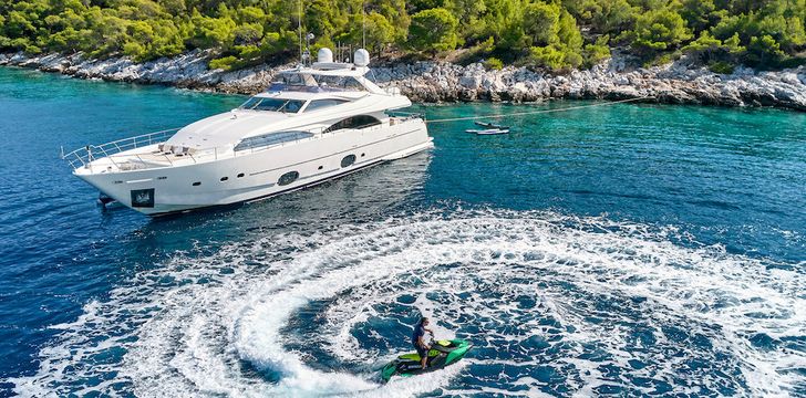 Hydra,Bay in Cyclades - Greece Motor Yacht Charter
