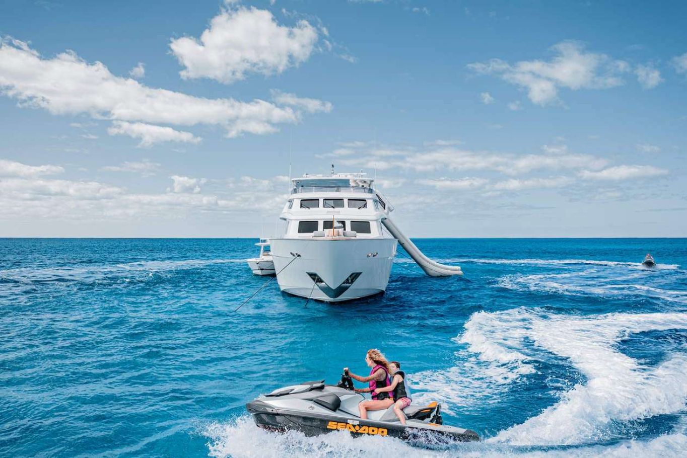 Luxury Crewed Motor Yacht,BEACHFRONT