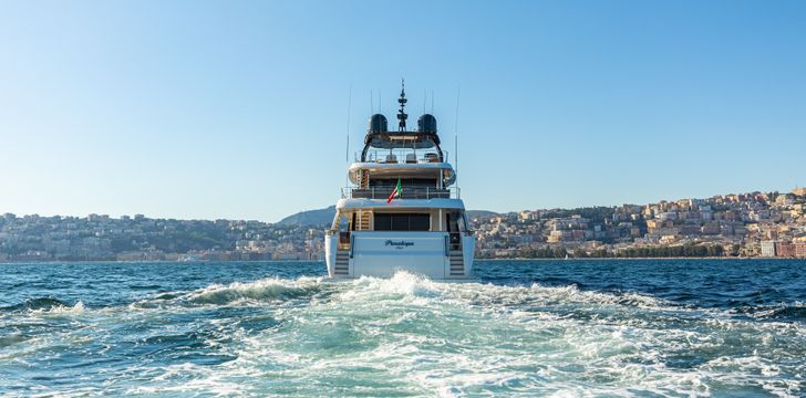 Motor Yacht Cruising the Amalfi Coast,Italy