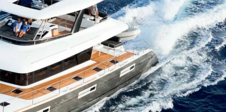 Tahiti Power Catamaran