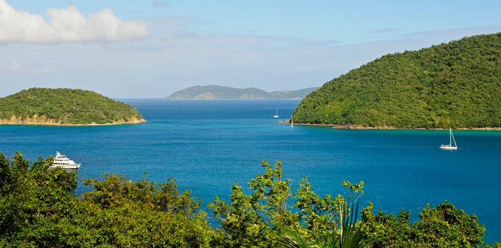 Crewed Catamarans,Luxury Motor Yachts in Caribbean