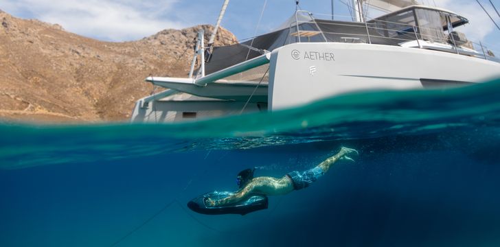 Watersports fun from the catamaran in Sardinia