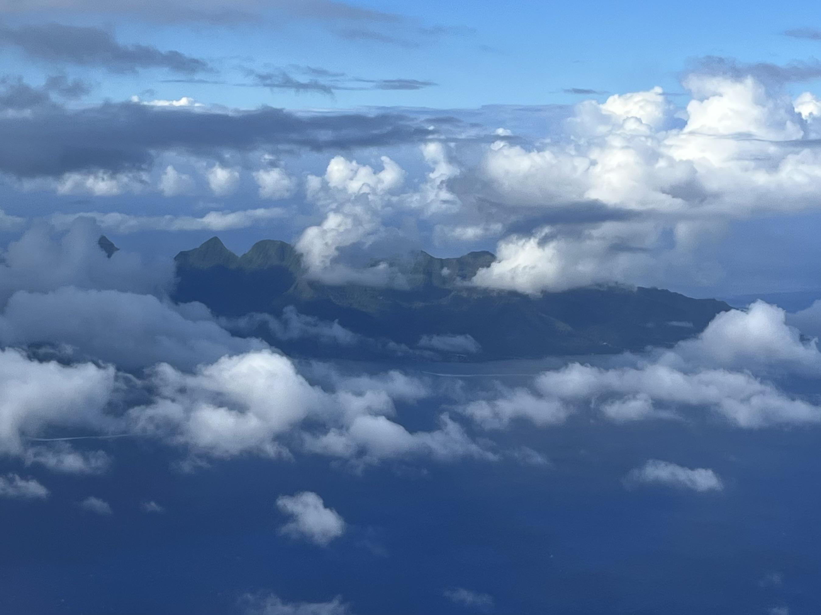 Approaching Huahine