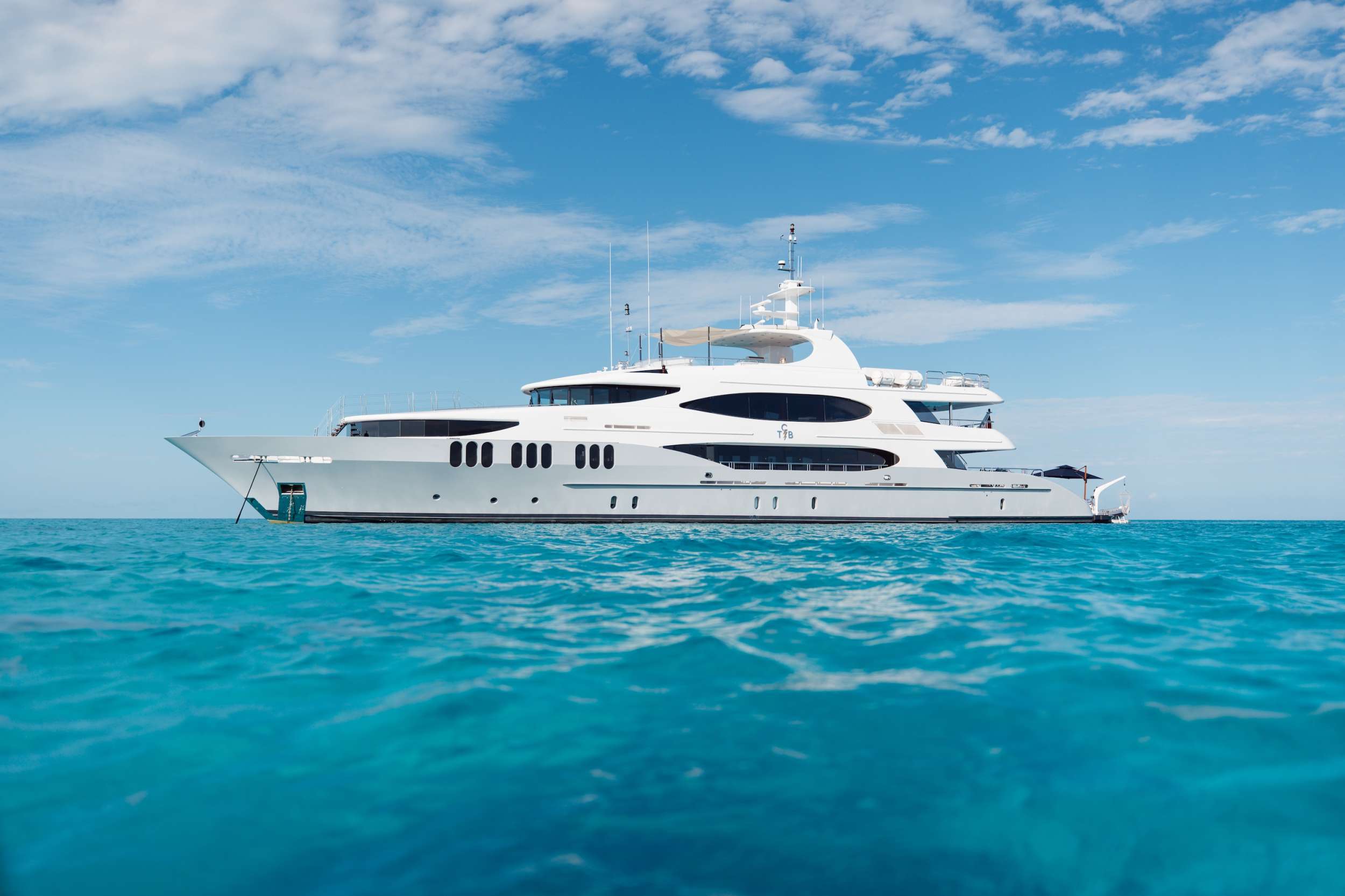 Bahamas Luxury Crewed Motor Yacht