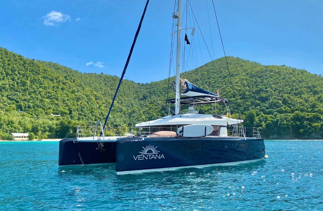 Luxury Crewed Catamaran in Belize
