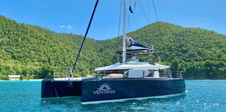 Luxury Crewed Catamaran in Belize