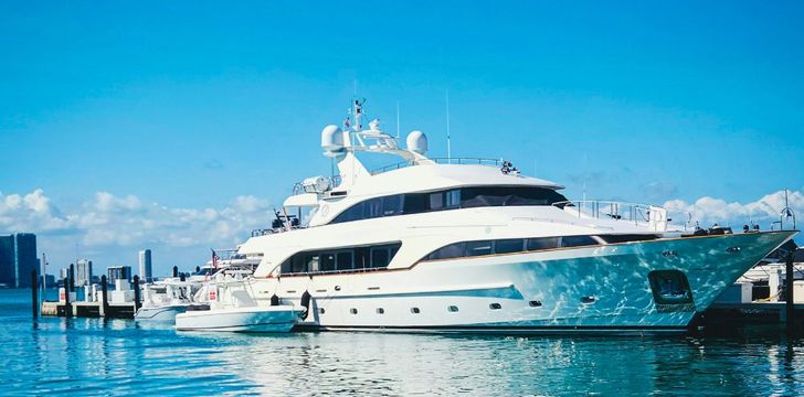 Luxury Crewed Motor Yachts in Panamaa