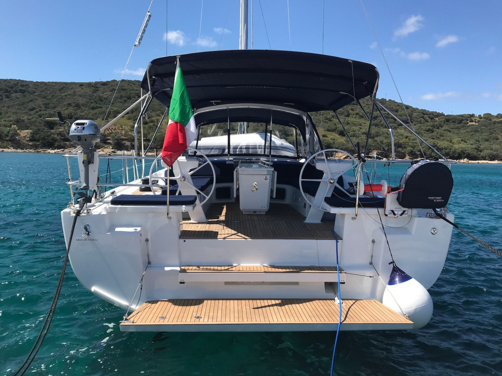 Charter Yacht Beneteau Oceanis 51.1