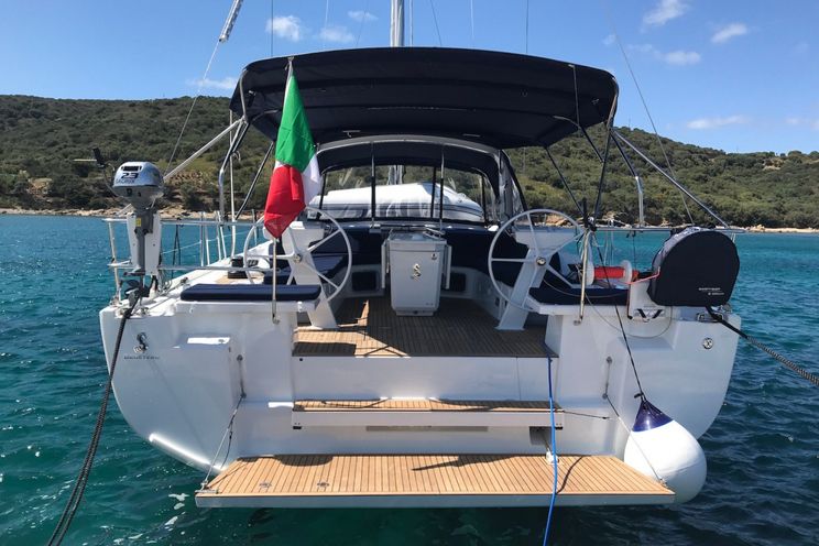 Charter Yacht Beneteau Oceanis 51.1