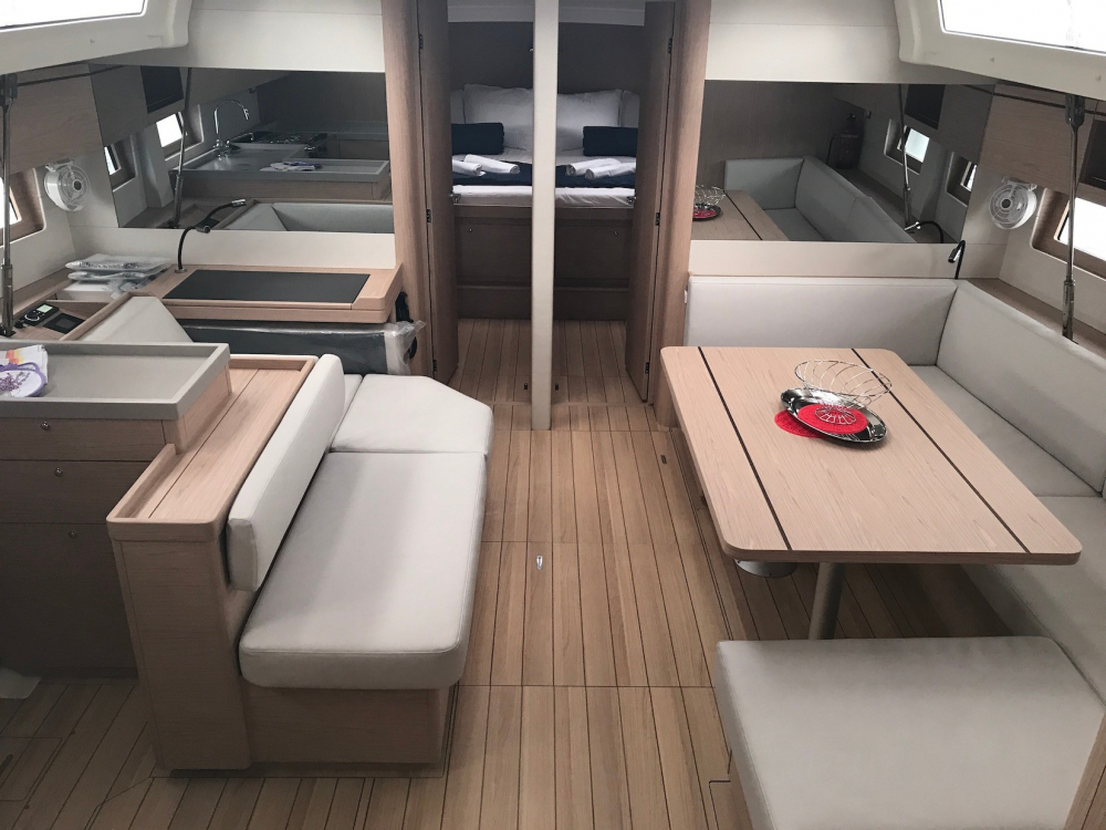 Charter Yacht Beneteau Oceanis 51.1