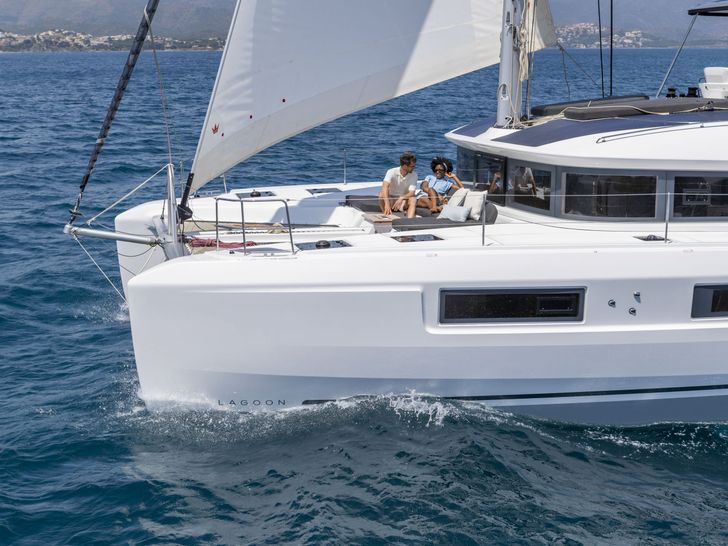 Lagoon 51 - Sailing bow view Lagoon 51 - Sailing bow view