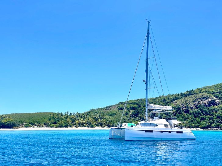 PAPILLON Nautitech 46 Fly - anchored PAPILLON Nautitech 46 Fly - anchored