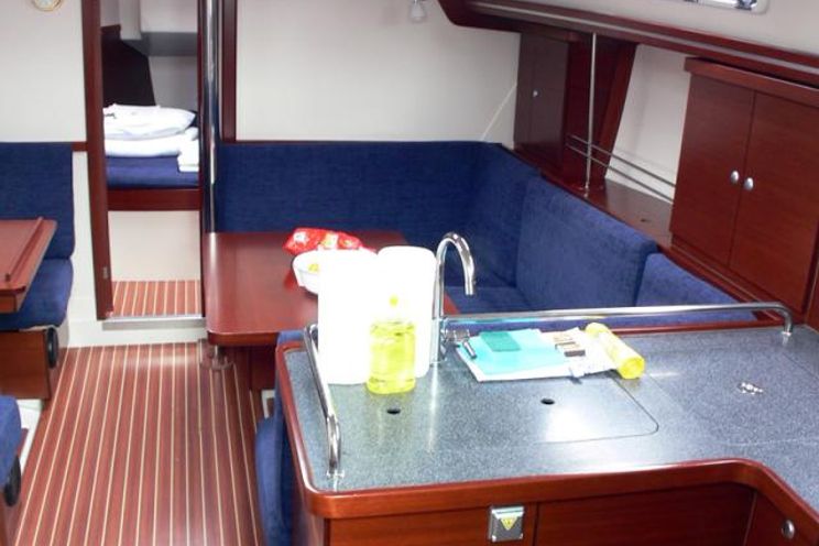 Charter Yacht Hanse 370 - 3 Cabins - Trogir