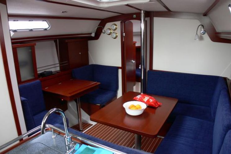 Charter Yacht Hanse 370 - 3 Cabins - Trogir