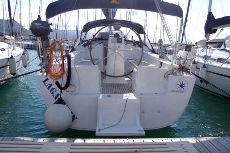 Charter Yacht Hanse 370 - 3 Cabins - Trogir