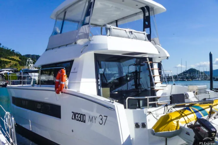 Charter Yacht HAUMEA - Fontaine Pajot MY37 - 3 Cabins - Florida and the Bahamas