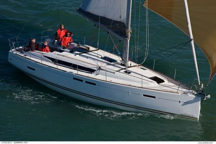 Charter Yacht Rascal